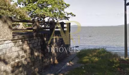 Terreno è venda na beira da praia do Centro de São José - 600m²