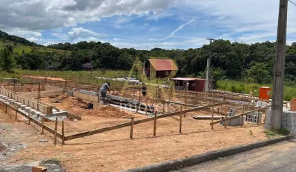 Sobrado em construção à venda na Nova São José: 2 suítes, terreno e SPA