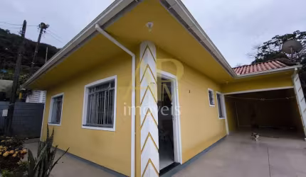 Casa à Venda sozinha no terreno: 3 dormitórios - Universitários/Biguaçu