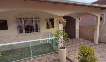 Casa à Venda no Jardim Janaina/ Biguaçu com 3 dormitórios