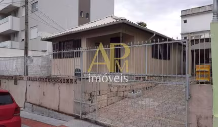 Casa em Barreiros - Ótima localização e oportunidade