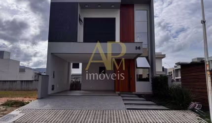 Casa à venda com 3 dormitórios, sendo 1 suíte - Cond. Fechado em Biguaçu/SC