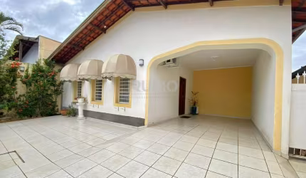 Casa com 3 quartos à venda na Rua José Henrique Tavares, 33, Vila Nogueira, Campinas, 208 m2 por R$ 790.000