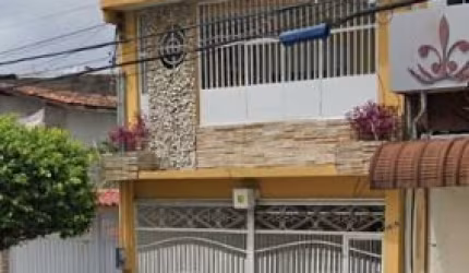 Casa para venda ou locação - em dois pavimentos