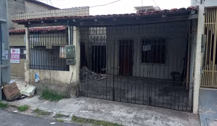 Casa na Passagem A - Ente Senador Lemos e Rua Nova