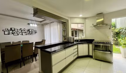 Sobrado com 3 dormitórios à venda, 235 m² por R$ 1.300.000,00 - Aristocrata - São José dos Pinhais/PR
