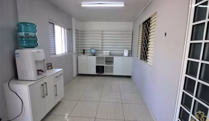 Casa com 4 quartos e 2 salas comerciais no Bairro Urano, São José dos Pinhais