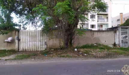Terreno medindo 360m²
