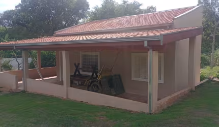 Chácara em Condomínio com 2 casas  em Limeira.