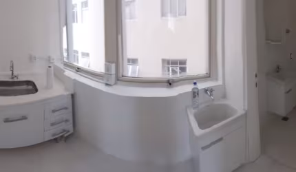 Sala comercial  74 metros , Copa e 2 banheiros- ao lado do metrô Brigadeiro - SP