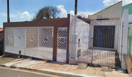 Maravilhosa casa térrea  3 quartos 2 vagas e um quintal incrível.