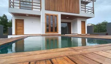 Casa com piscina na ilha na península de Maraú em Taipú de fora próximo as piscinas naturais para venda