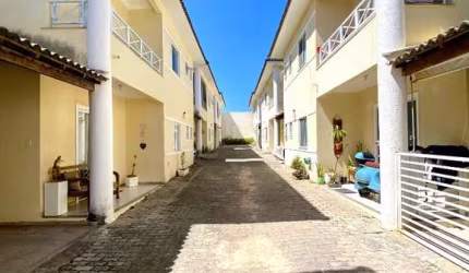 Casa duplex para venda em Condomínio na Praia do Flamengo com 4 quartos e 4 suítes climatizado e 2 vagas de garagens