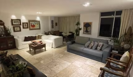 Apartamento com 4 quartos revertido para 3 com 2 suítes e 2 vagas para venda no Rio vermelho