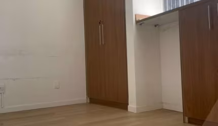 Sala comercial na Avenida Tancredo Neves no Edifício Cempre para venda