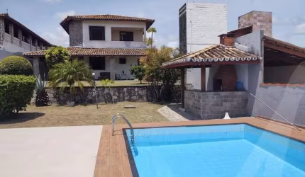 Casa solta em Vilas do Atlântico com 5 quartos e 3 suítes piscina para venda
