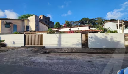 Casa em condomínio Colina da Fonte com 4 quartos e 2 suítes com piscina privativa e 3 vagas para venda  em Itapuã