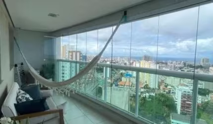 Apartamento com 2 quartos e 2 banheiros na Avenida Cardeal da Silva Celebration no Rio Vermelho para venda andar alto vista mar