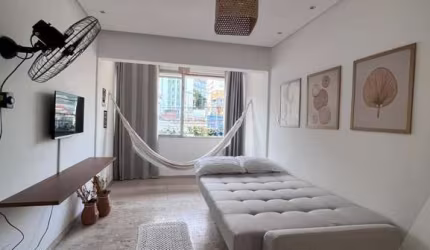 Apartamento com 1 quarto e sala no Rio Vermelho para locação no 1 andar de escadas próximo centro