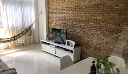 Apartamento com 2 quartos e dependência completa 2 banheiros no Rio vermelho na rua Alagoinhas para venda !!!