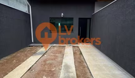 Casa terrea à venda em Mogi das Cruzes-SP! 2 quartos, 1 suíte, 2 salas, 3 banheiros, 2 vagas de garagem. 63m². Venha conferir!