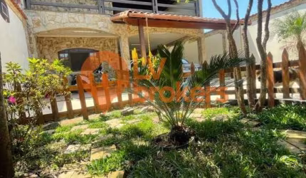 MARAVILHOSO SOBRADO COM 3 DORMITÓRIOS 1 SUITE 2 VAGAS AMPLO QUINTAL SUZANO