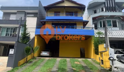 MARAVILHOSO SOBRADO A VENDA NO CONDOMINIO ARUA COM 05 QUARTOS 02 SUITES ESPAÇO GOURMET MOGI DAS CRUZES