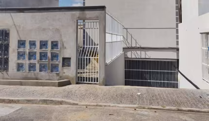 Casa em Condomínio à Venda em Mogi das Cruzes-SP, Vila Suissa: 2 Quartos, 2 Salas, 2 Banheiros, 2 Vagas de Garagem!