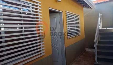 Casa à venda em Mogi das Cruzes-SP, Alto Ipiranga: 2 quartos, 1 suíte, 2 salas, 2 banheiros, 2 vagas de garagem, 150m².