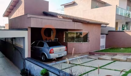 A CASA MAIS BARATA DO CONDOMINIO ARUA BRISAS! Venha conhecer!