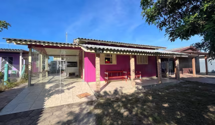 Casa na praia em região de moradores!