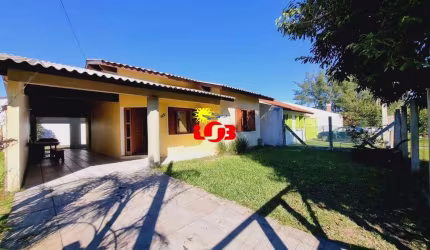 Linda casa com piscina em Imbé!