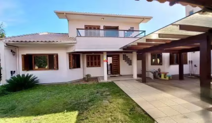 Luxuoso imóvel com pisicna aquecida e espaço gourmet no centro da cidade