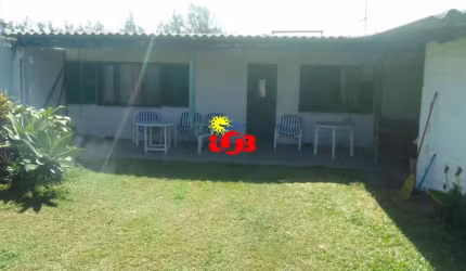 Oportunidade! Próximo ao Mar, Alarme 24H, Churrasqueira, Pátio Fechado, Semi-mobiliado!