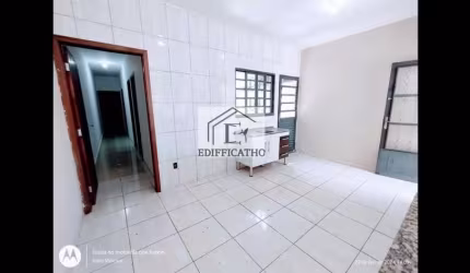 Casa para Locação em Pindamonhangaba, Mombaça, 3 dormitórios, 1 suíte, 1 banheiro, 2 vagas