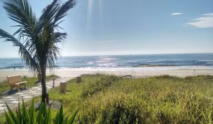Casa à uma quadra do mar locação em Matinhos