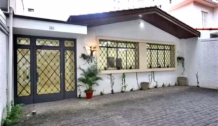Casa com 1 quartos à venda ou para locação em Perdizes - SP