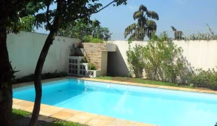 Casa com 4 quartos à venda em Jardim Leonor - SP