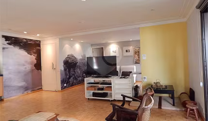 Apartamento com 3 quartos à venda em Vila Nova Conceição - SP
