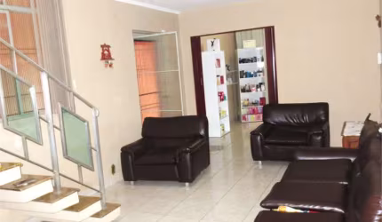 Sobrado com 4 quartos à venda em Cambuci - SP