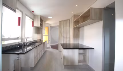 Apartamento com 3 quartos à venda ou para locação em Vila Uberabinha - SP