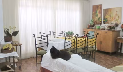 Casa térrea com 3 quartos à venda ou para locação em Saúde - SP
