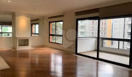 Apartamento com 4 quartos à venda ou para locação em Moema - SP
