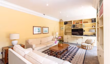 Casa com 4 quartos à venda ou para locação em Jardim Guedala - SP