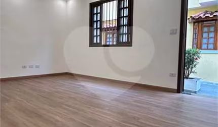 Condomínio com 3 quartos à venda em Cambuci - SP