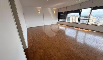 Apartamento com 3 quartos à venda em Bela Vista - SP