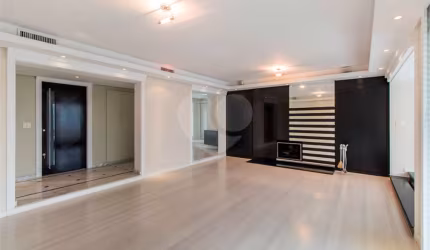 Apartamento com 3 quartos à venda em Cambuci - SP