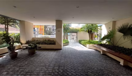 Apartamento com 3 quartos à venda ou para locação em Vila Olímpia - SP