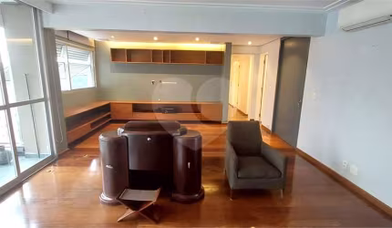 Apartamento com 3 quartos à venda em Real Parque - SP