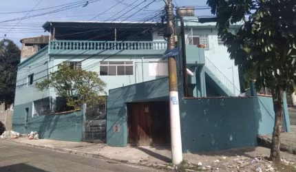 Sobrado para venda possui 200 metros quadrados com 4 quartos em Vila Lar Nacional - São Paulo - SP